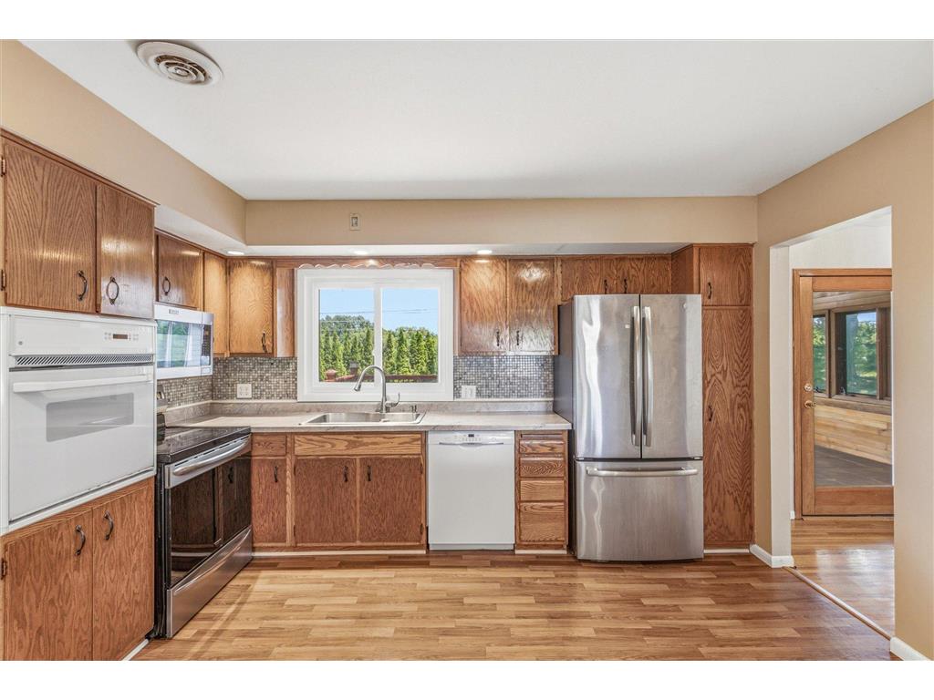 11111 Carver Court Burnsville MN 55337 7100087 image17