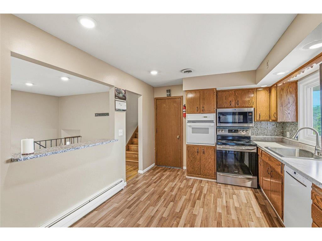 11111 Carver Court Burnsville MN 55337 7100087 image20