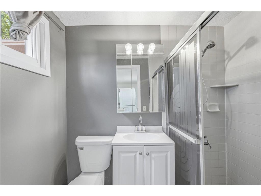 11111 Carver Court Burnsville MN 55337 7100087 image23