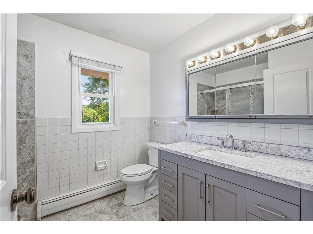 11111 Carver Court Burnsville MN 55337 7100087 image24