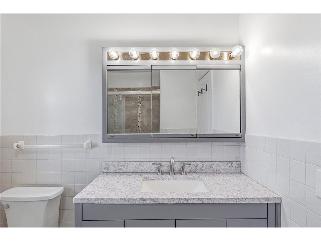 11111 Carver Court Burnsville MN 55337 7100087 image25
