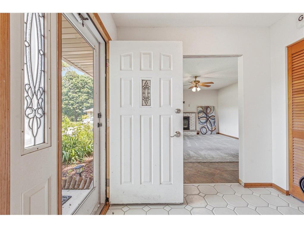 11111 Carver Court Burnsville MN 55337 7100087 image3