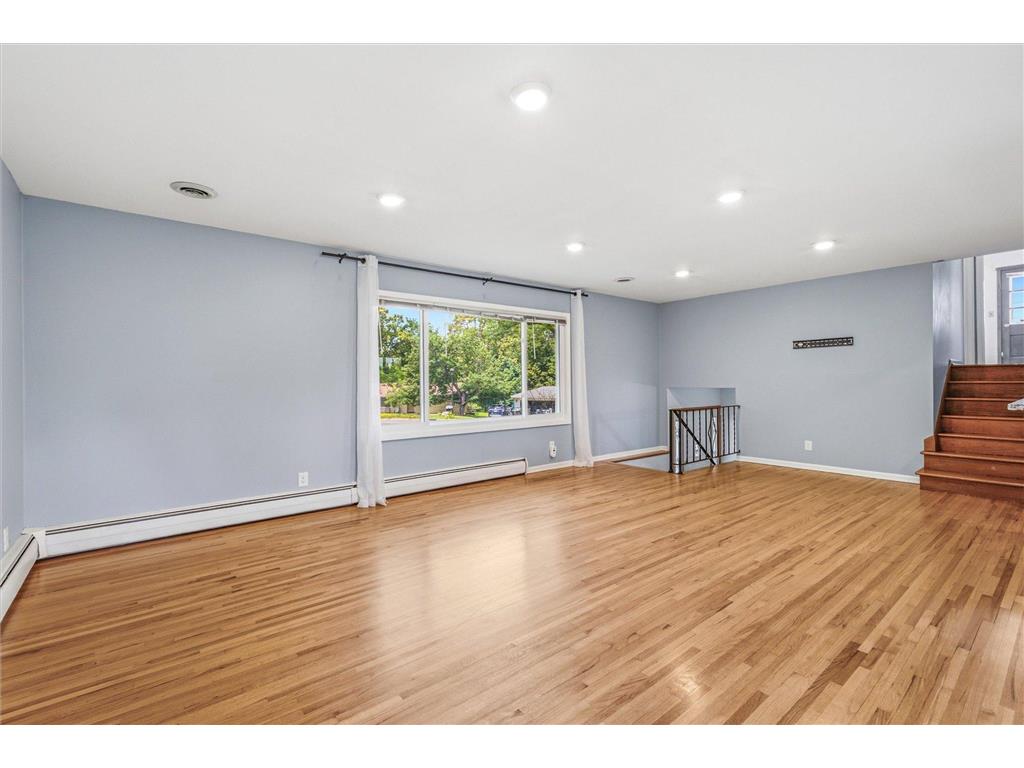 11111 Carver Court Burnsville MN 55337 7100087 image9