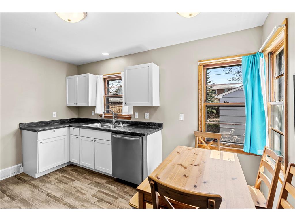 1112 Breen Street Saint Paul MN 55106 7044844 image10