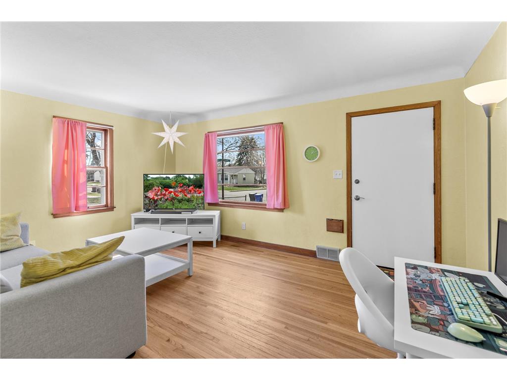1112 Breen Street Saint Paul MN 55106 7044844 image4