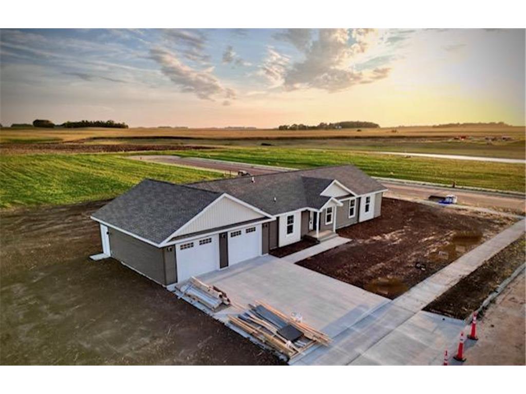 1112 Foxtail Road Redwood Falls MN 56283 6600698 image1