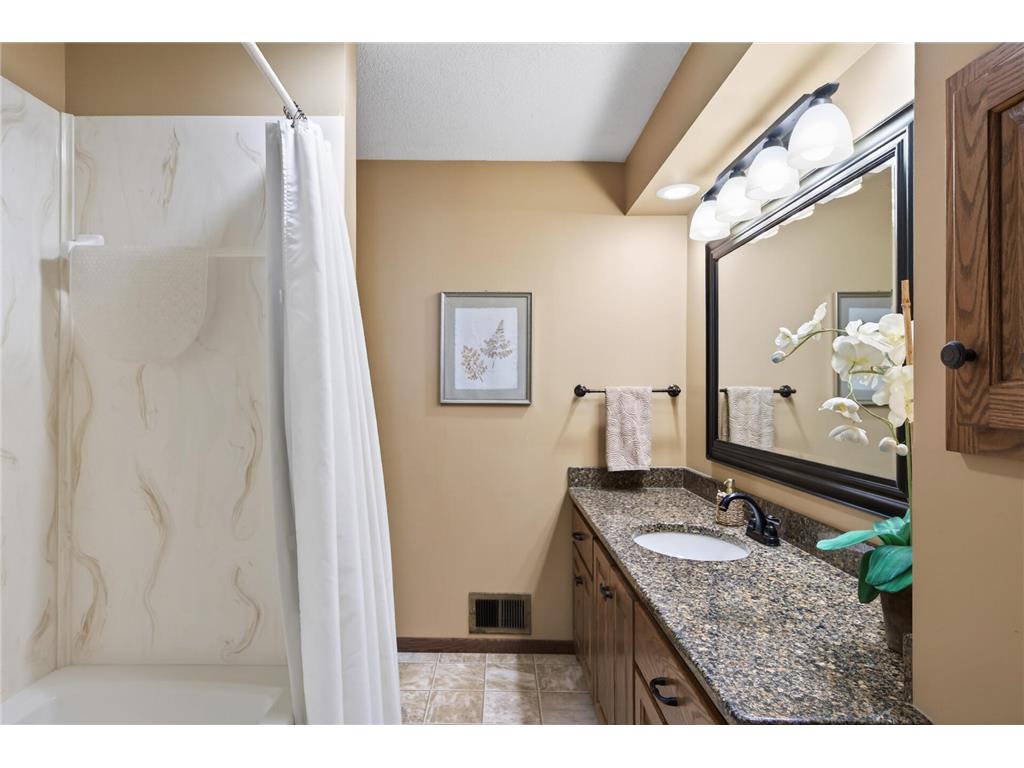 1112 Lyn Way Hastings MN 55033 7083022 image24