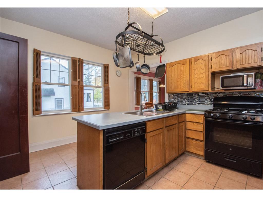 1112 University Drive S Fargo ND 58103 6811749 image15