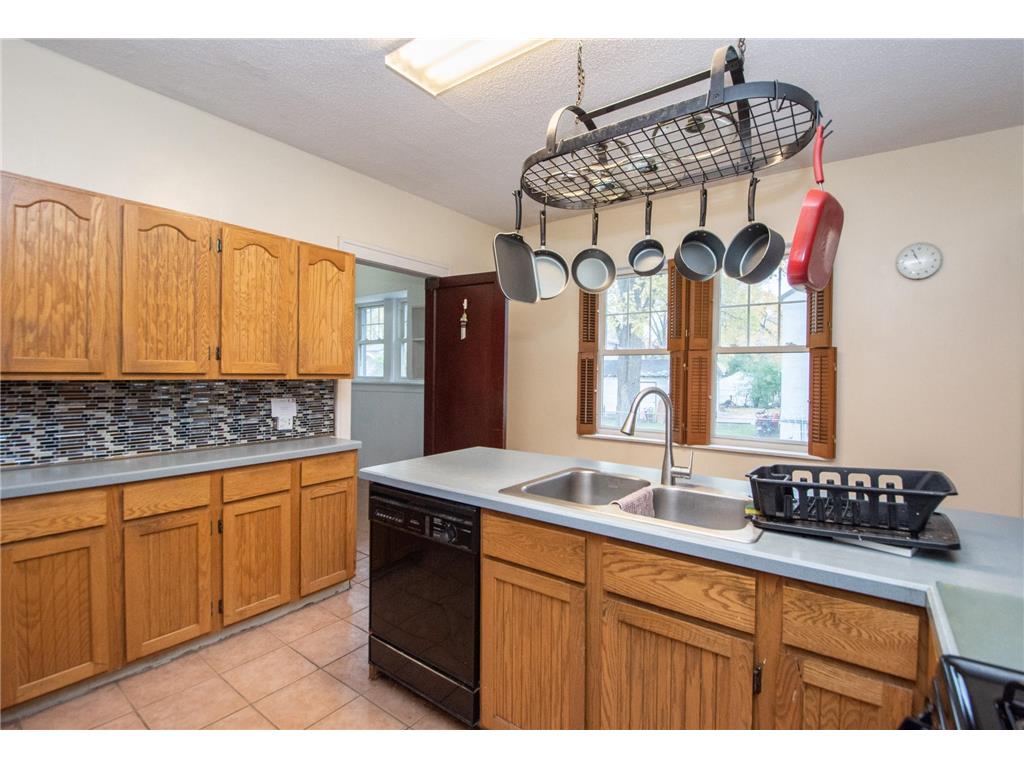 1112 University Drive S Fargo ND 58103 6811749 image17