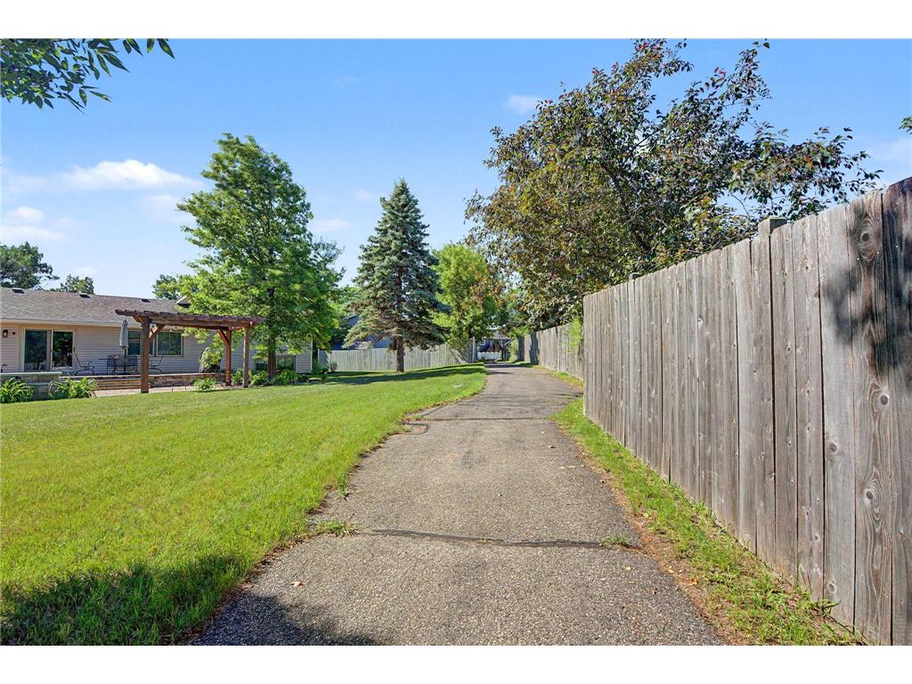 11120 Hampshire Court E Champlin MN 55316 7092666 image24