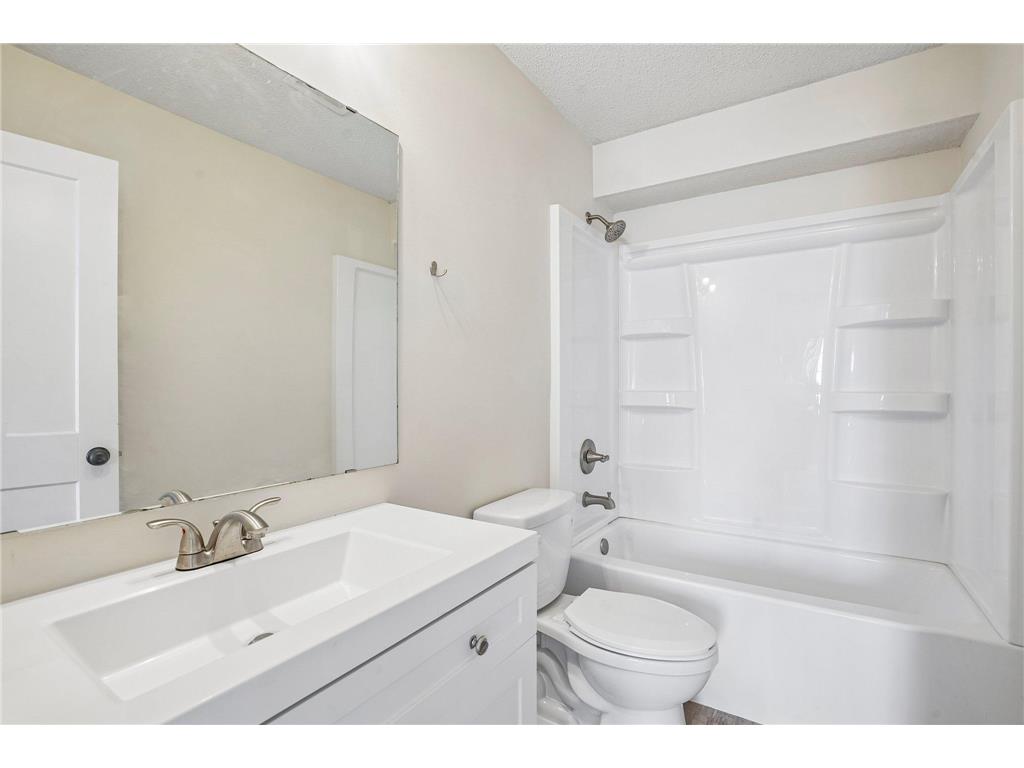 1113 Hickory Street Farmington MN 55024 7096422 image21