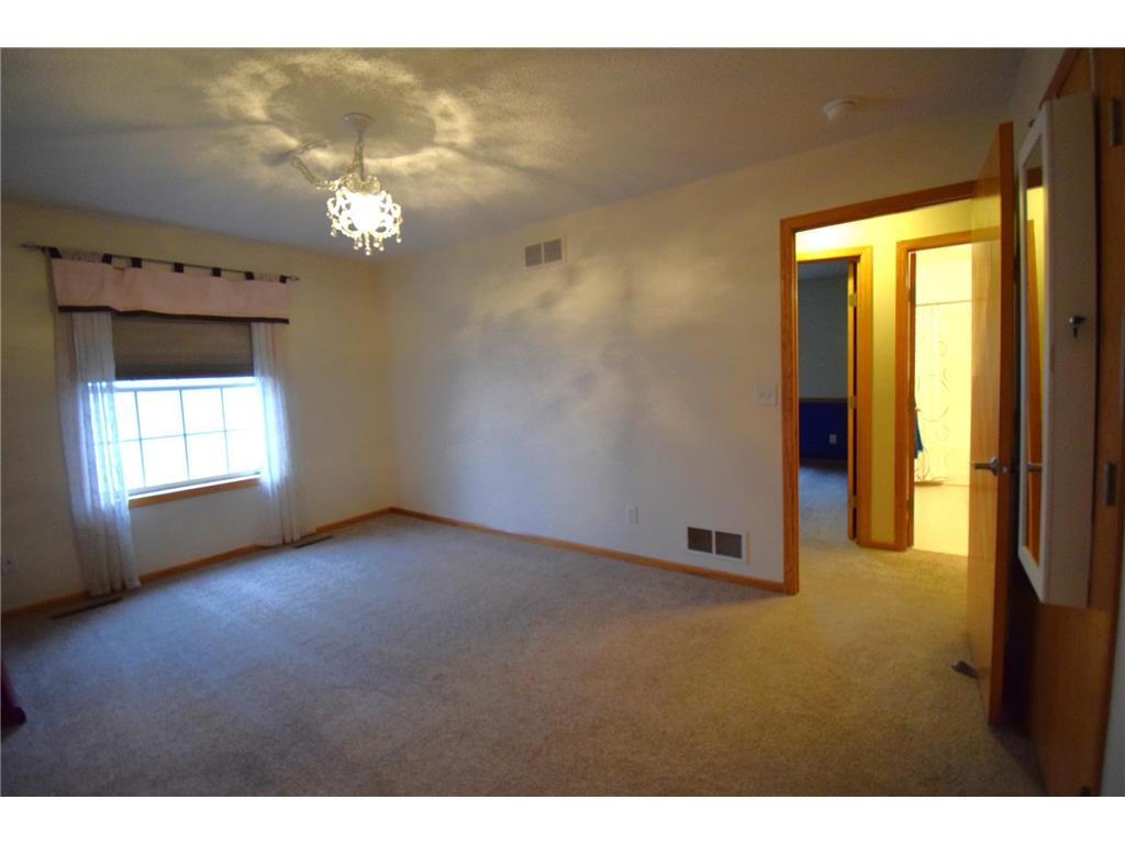 1113 N Cheyenne Street Roberts WI 54023 6816035 image16