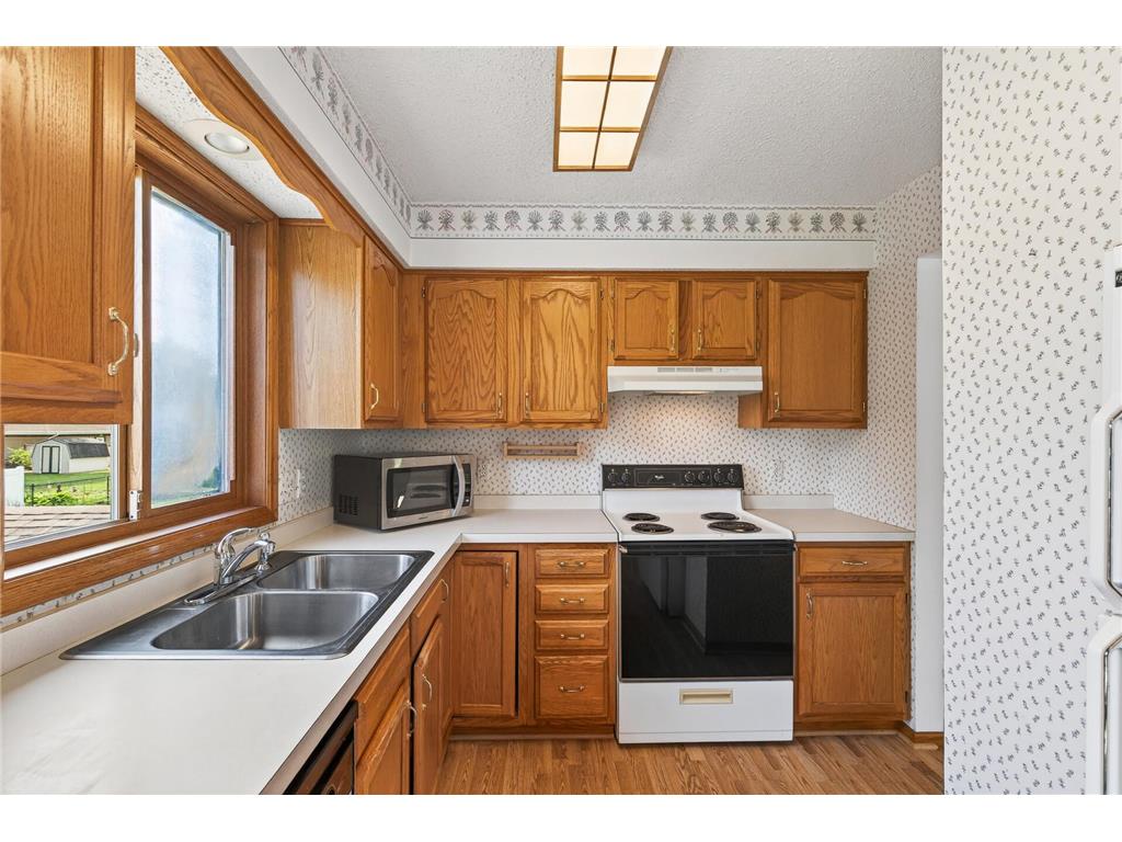1113 Polk Street S Shakopee MN 55379 7089950 image12