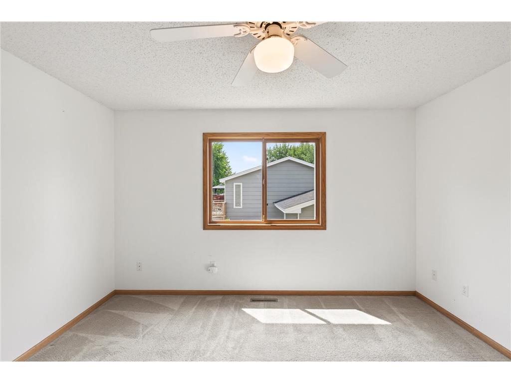 1113 Polk Street S Shakopee MN 55379 7089950 image17