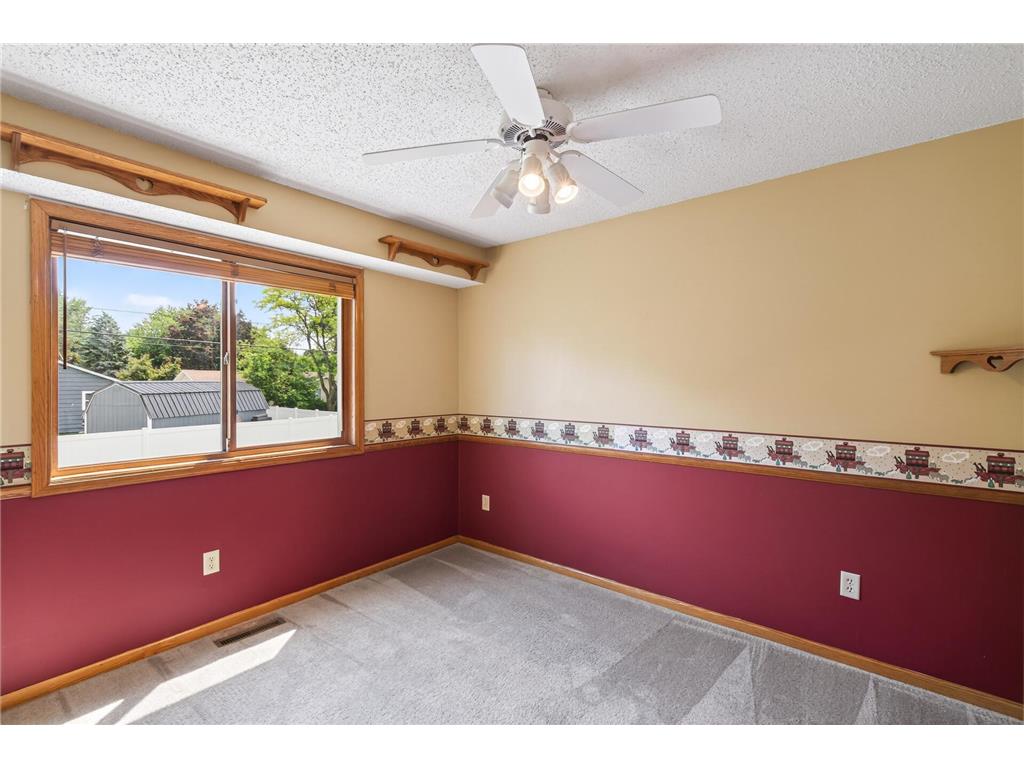 1113 Polk Street S Shakopee MN 55379 7089950 image20