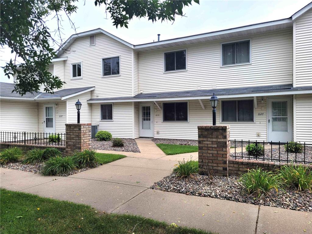 11131 Drake Street NW Coon Rapids MN 55433 6433745 image1