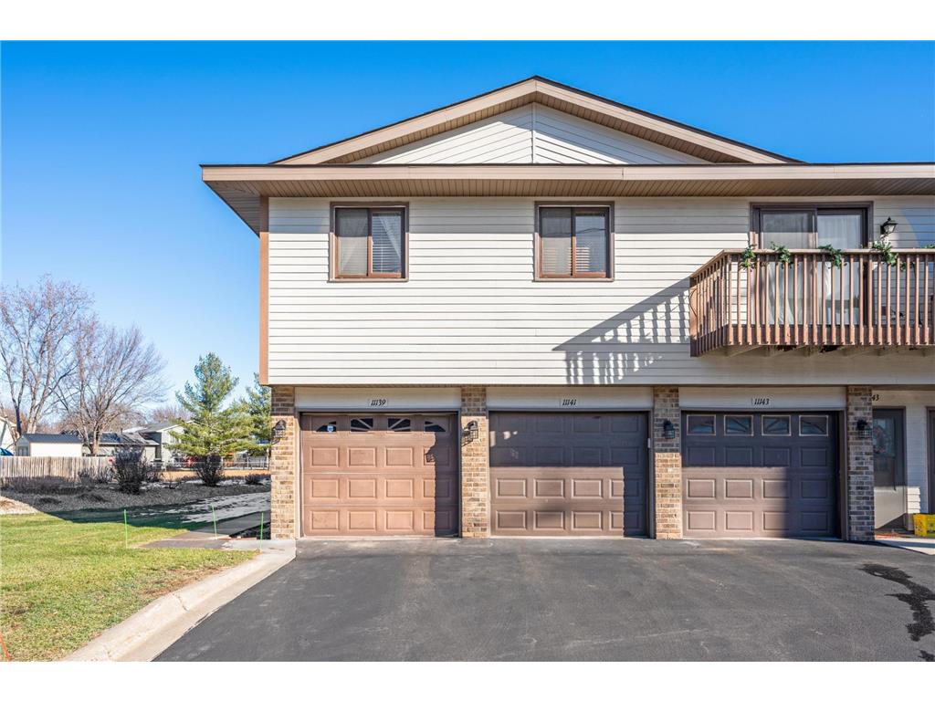 11139 Edgewood Circle N, Champlin, MN 55316 MLS 6311384 Edina Realty