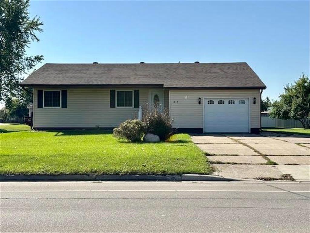 1114 Greenwood Street E Thief River Falls MN 56701 7048549 image1