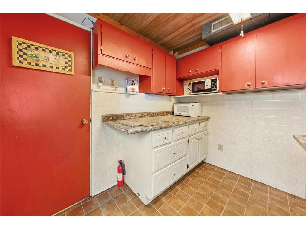 1114 N High Street Lake City MN 55041 - PEPIN 7087357 image29