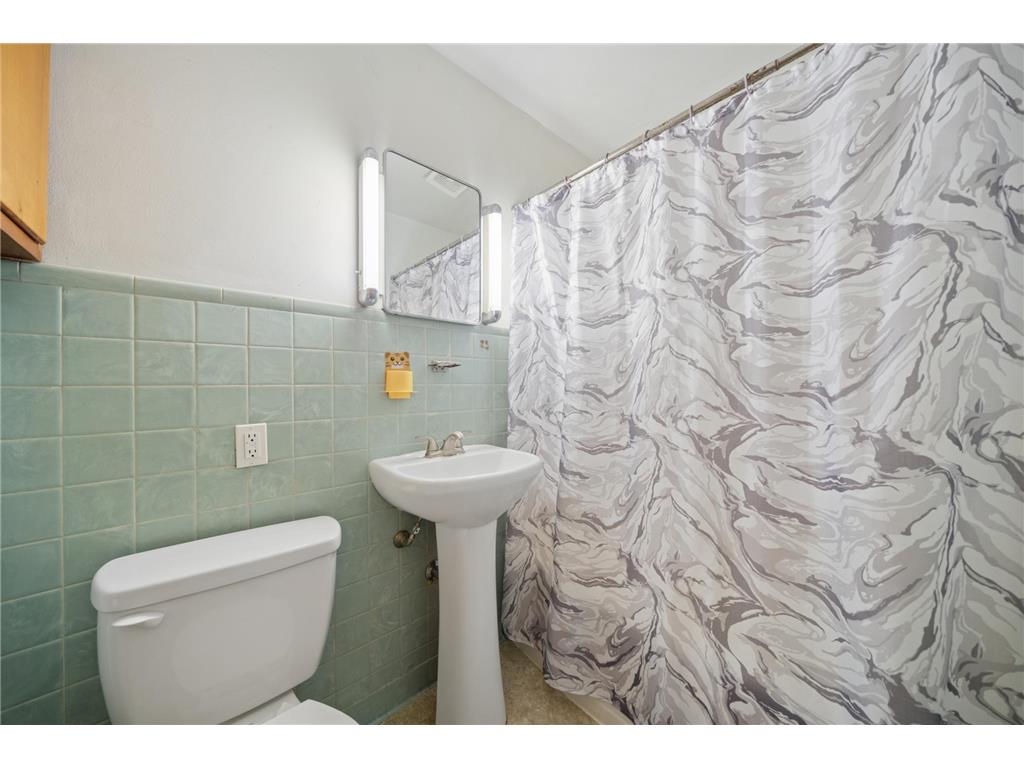 1115 10th Street SW Faribault MN 55021 7042353 image11