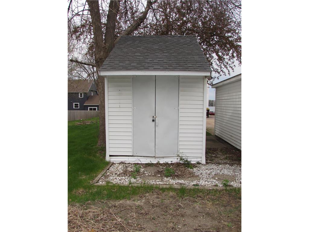 1115 Albion Avenue Fairmont MN 56031 7062188 image31