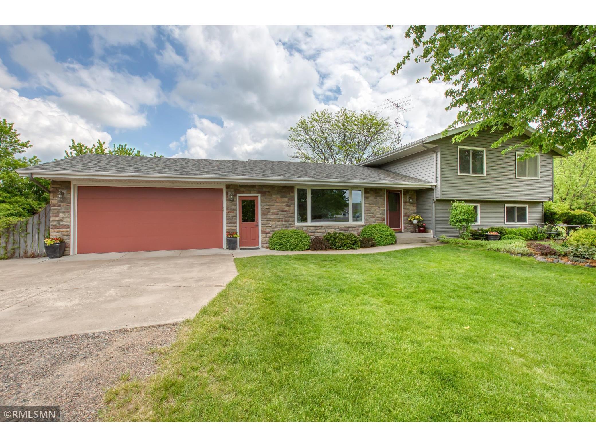 1115 Central Avenue N, Milaca, MN 56353 MLS 5764845 Edina Realty