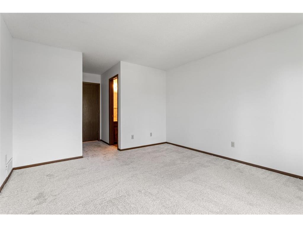 1115 Landmark Trail S Hopkins MN 55343 7071955 image13