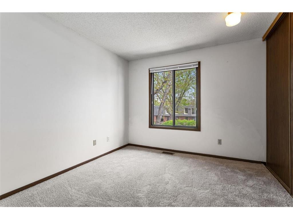 1115 Landmark Trail S Hopkins MN 55343 7071955 image19