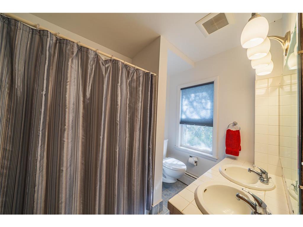 1115 Summit Avenue Detroit Lakes MN 56501 7085673 image20