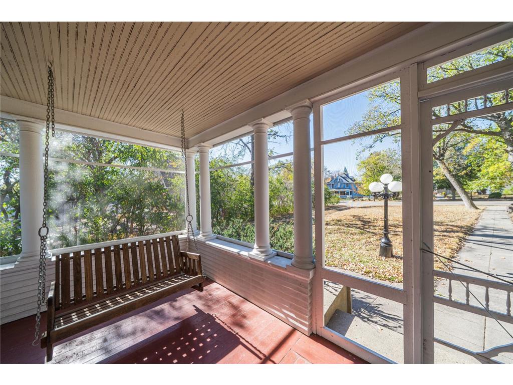 1115 Summit Avenue Detroit Lakes MN 56501 7085673 image3