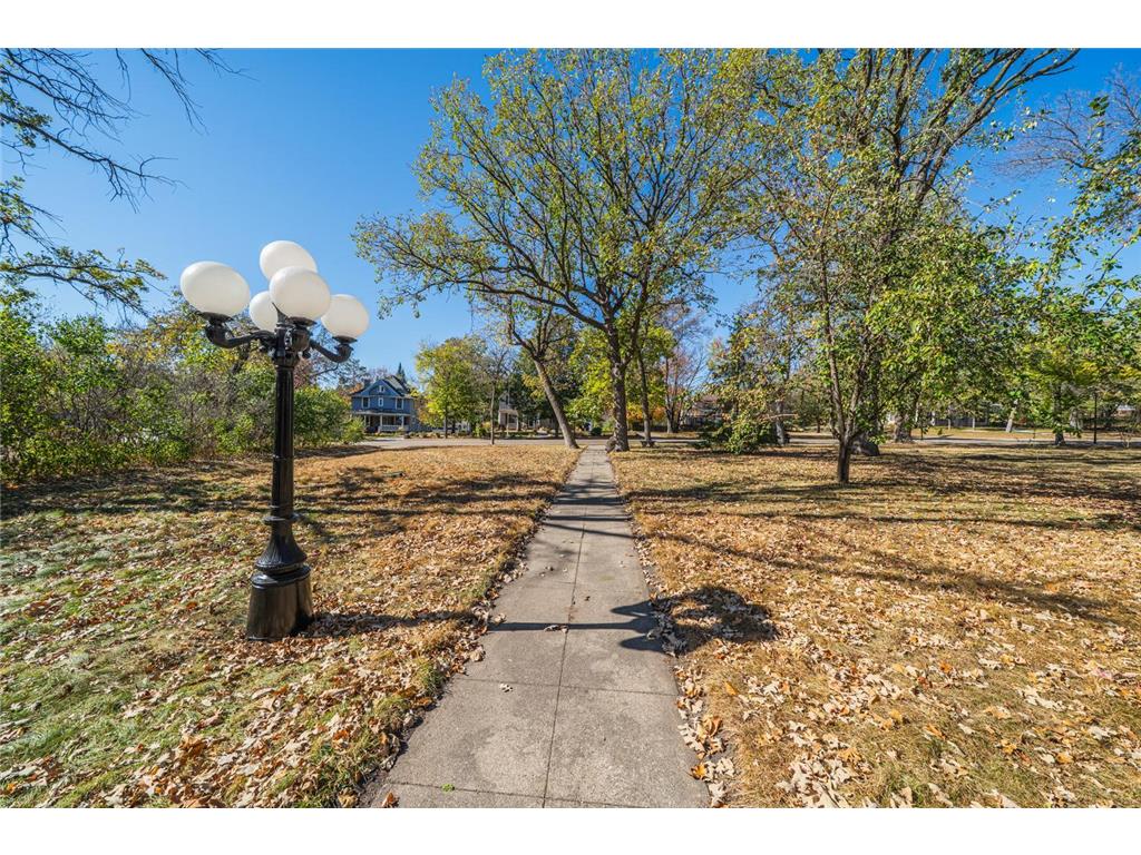 1115 Summit Avenue Detroit Lakes MN 56501 7085673 image36