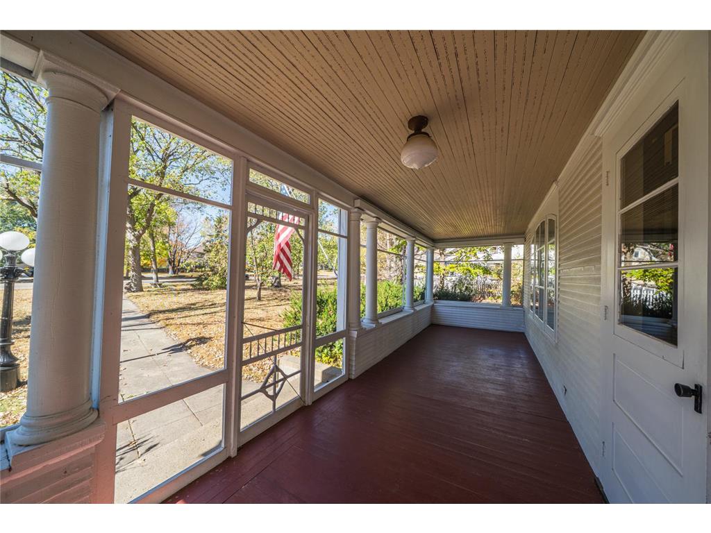 1115 Summit Avenue Detroit Lakes MN 56501 7085673 image4