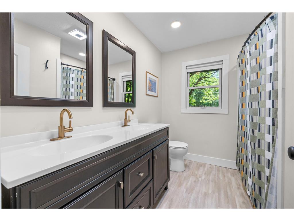1115 W Medicine Lake Drive Plymouth MN 55441 7074874 image24