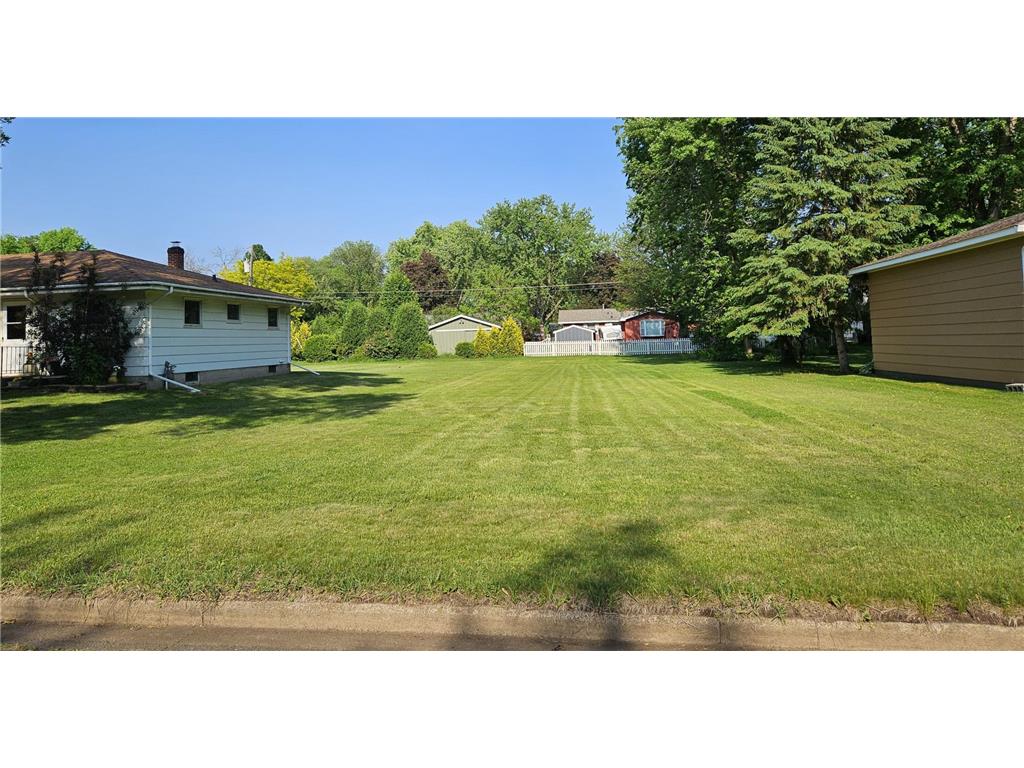 1116 Douglas Street NE Menomonie WI 54751 6733603 image1