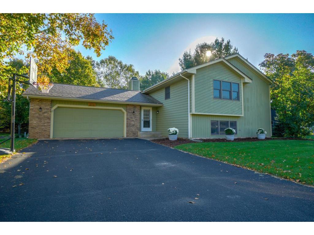 1116 Grandview Drive, Hudson, WI 54016 MLS 5315375 Edina Realty