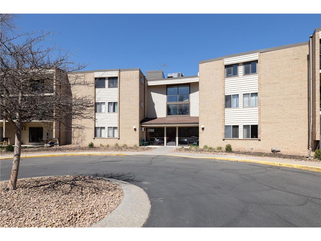 11160 Anderson Lakes Parkway 200, Eden Prairie, MN, 55344 MLS