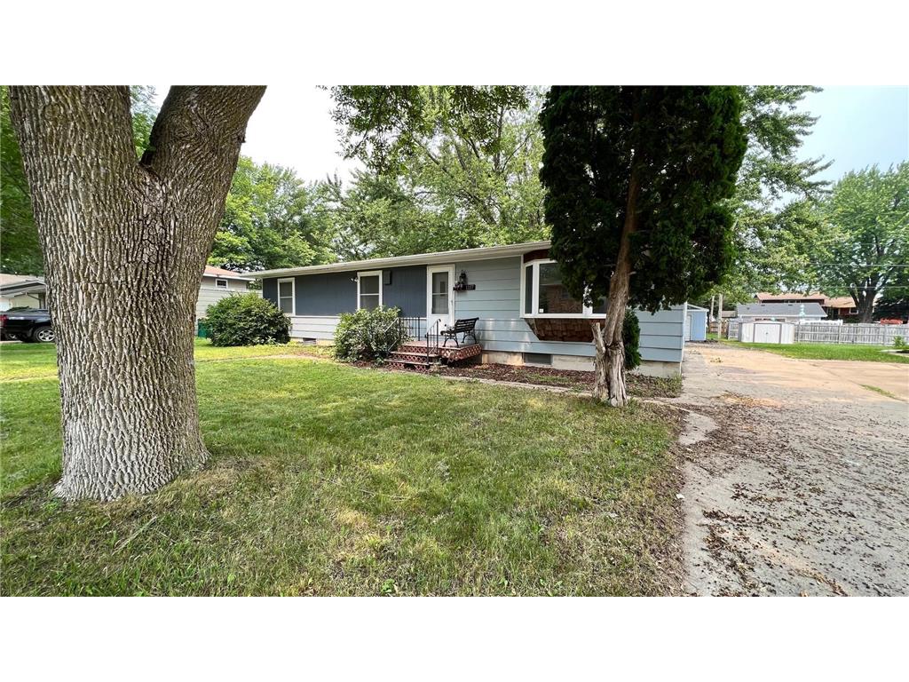1117 E Richway Drive Albert Lea MN 56007 6423386 image1