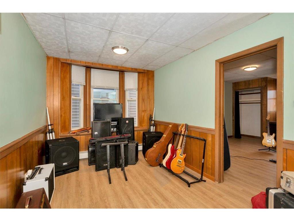 1117 Hammond Avenue Superior WI 54880 6818005 image5