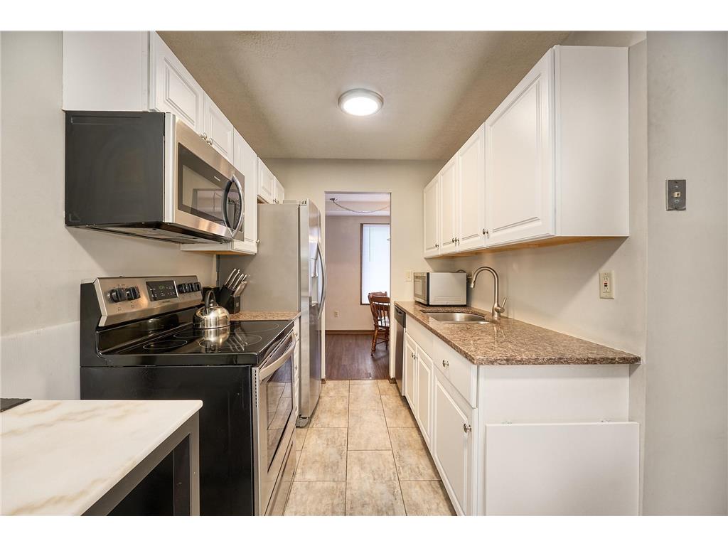 1117 Trailwood S Hopkins MN 55343 7013789 image7