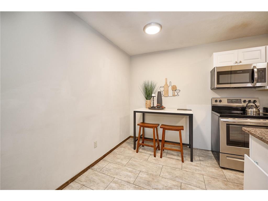 1117 Trailwood S Hopkins MN 55343 7013789 image9