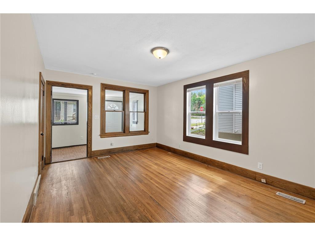 1117 Westminster Street Saint Paul MN 55130 7059528 image9