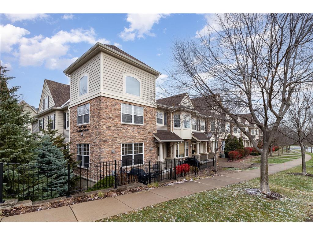 11177 Kinsley Street Eden Prairie MN 55344 6633952 image1