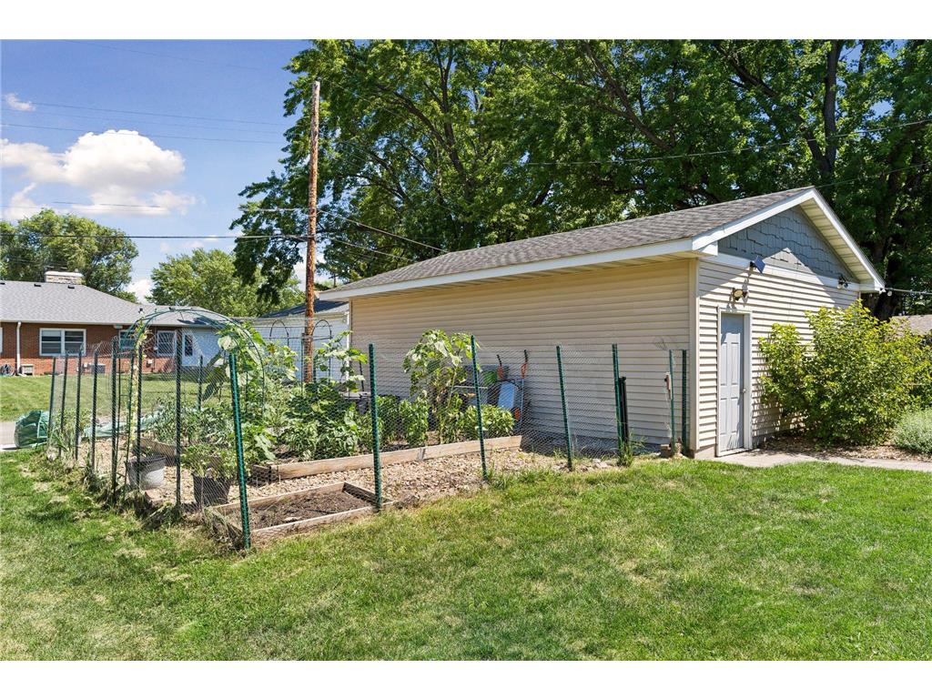 1118 Bowdoin Street Saint Paul MN 55116 7086945 image28