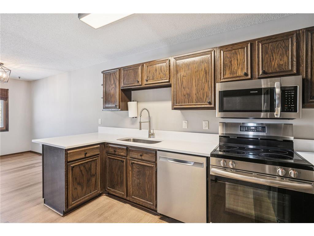 1118 E 145th Street Burnsville MN 55337 6823661 image6