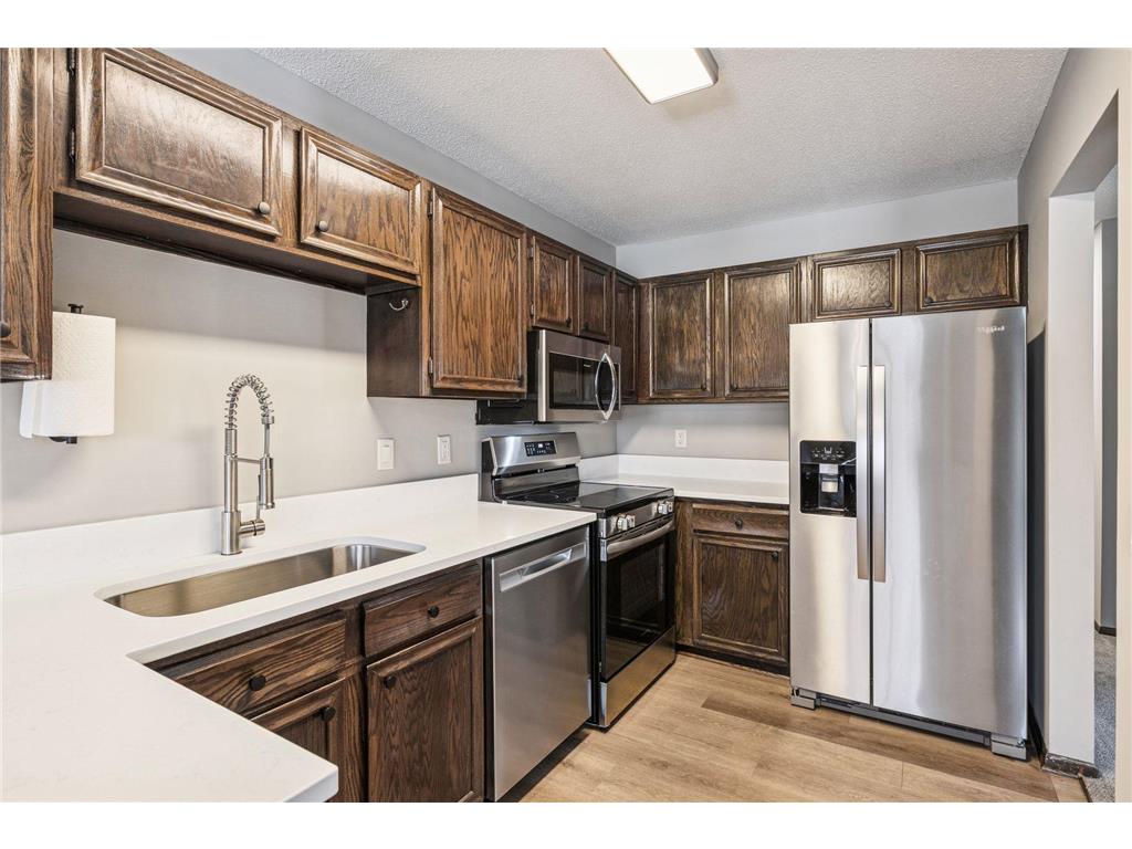 1118 E 145th Street Burnsville MN 55337 6823661 image9