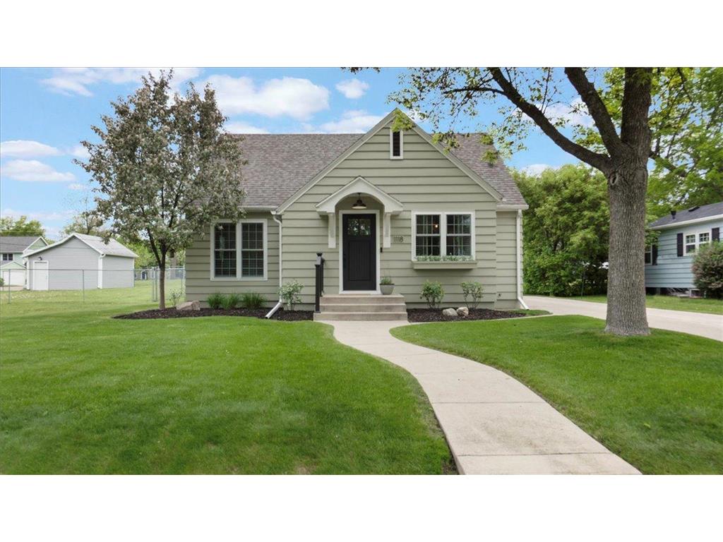 1118 Elm Street Alexandria MN 56308 6538444 image1