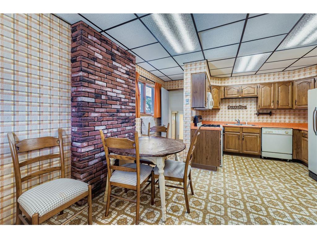 1118 Marshall Avenue Saint Paul MN 55104 7003799 image10