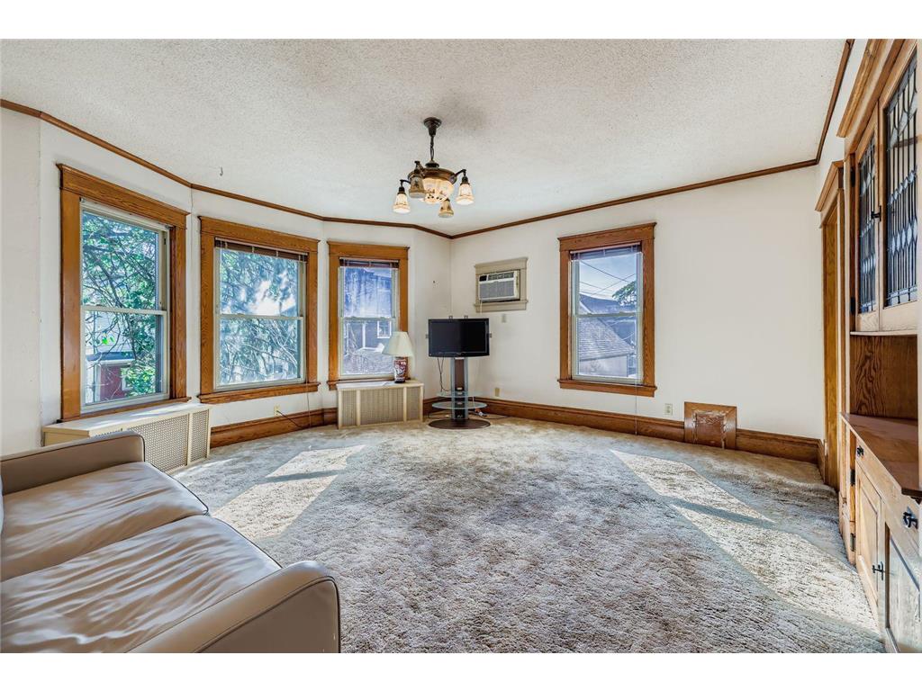 1118 Marshall Avenue Saint Paul MN 55104 7003799 image4