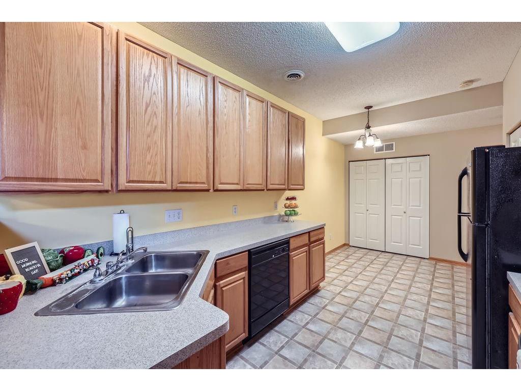 11182 204th Street W #908, Lakeville, MN, 55044 | MLS: 6758566 | Edina ...