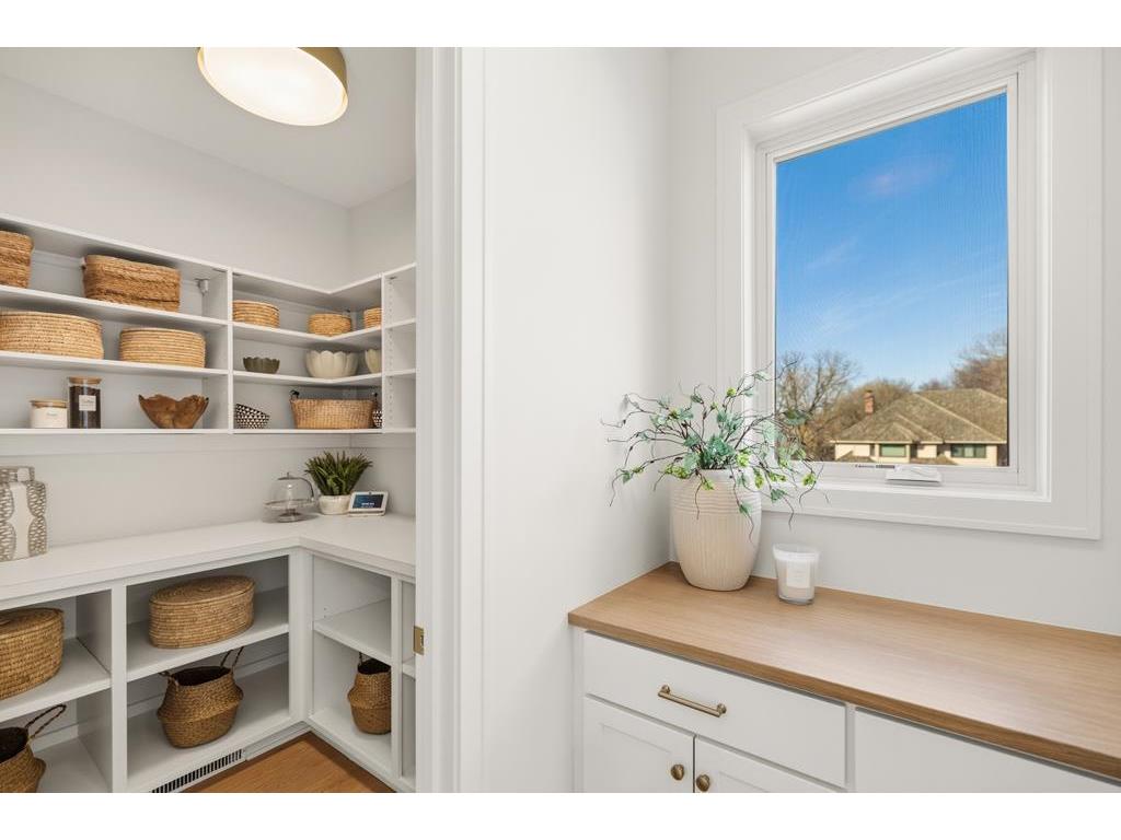11184 Johnson Ridge Eden Prairie MN 55347 6775367 image16